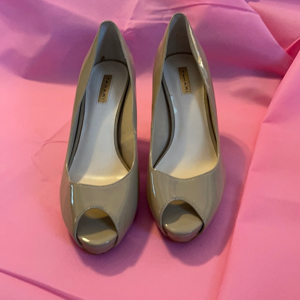 Tahari heels size 6.5